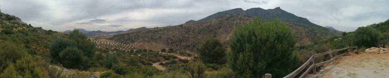 La Solana De Turon. El Pino Séjour à la campagne Ardales